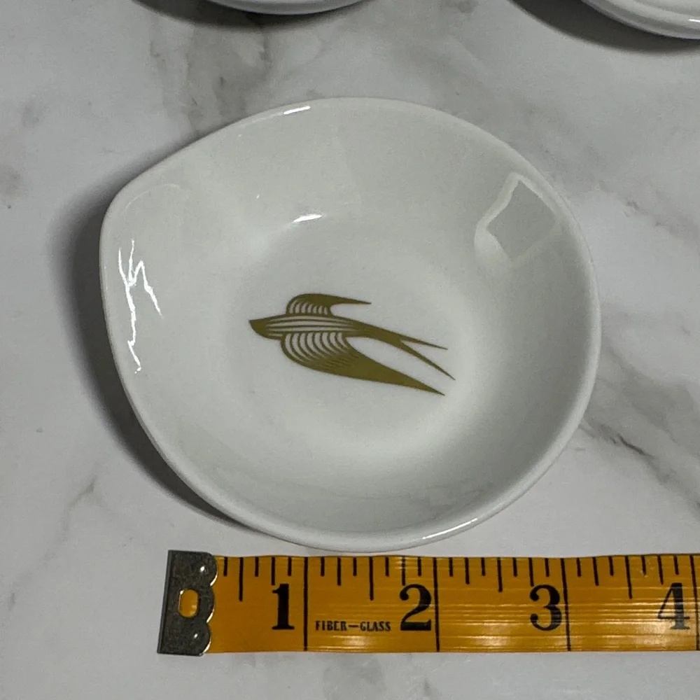 Crate&Barrel Sauce Bowls with Gold Bird Design. Brand New !!! (6)